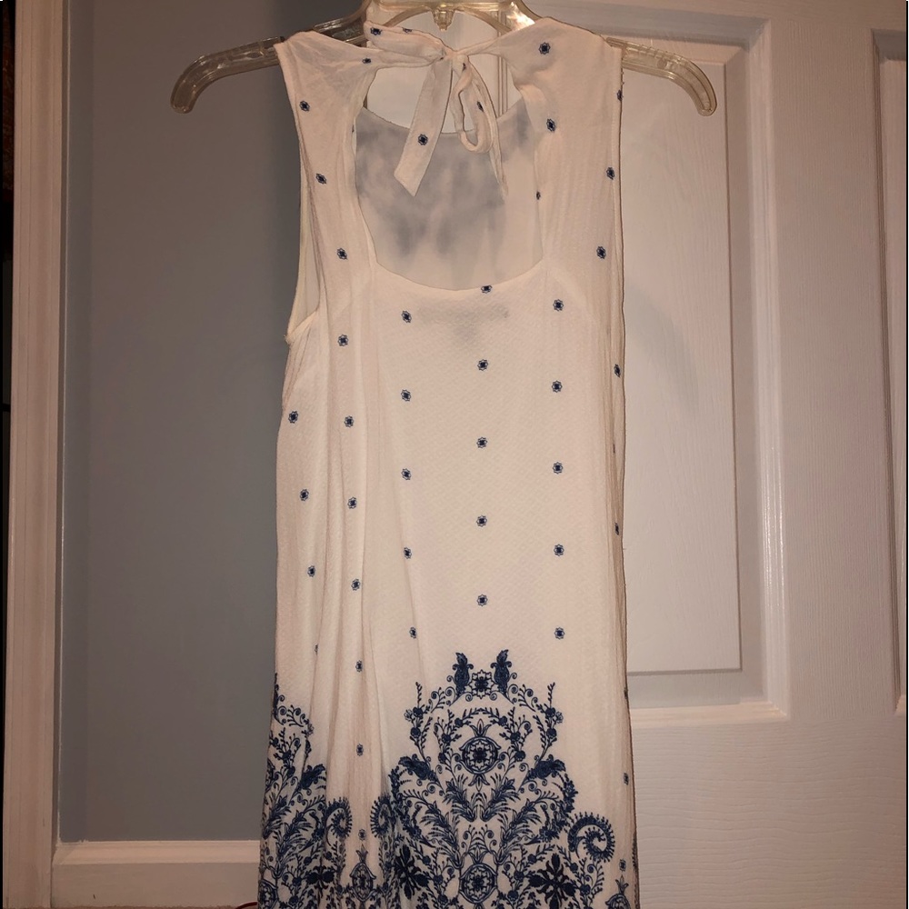 Dress - Picture 2 of 4